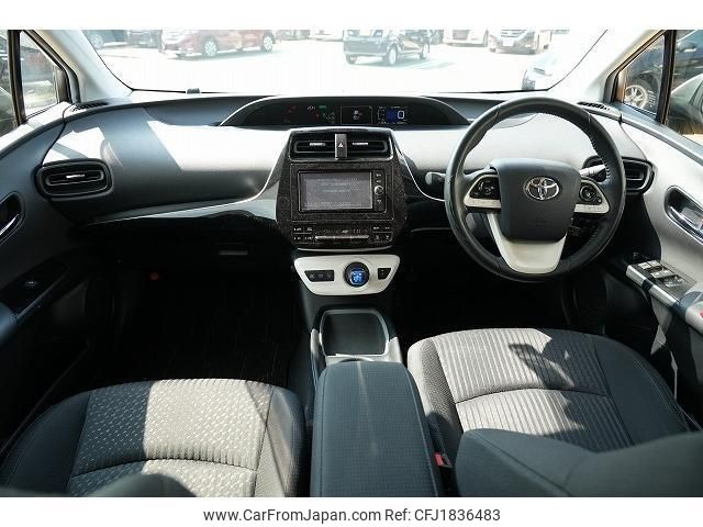 toyota prius 2017 CFJ1836483 image 2