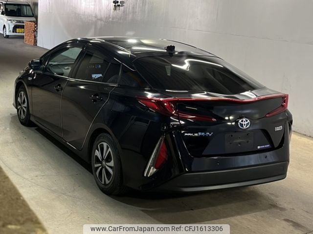 toyota prius-phv 2018 CFJ1613306 image 2