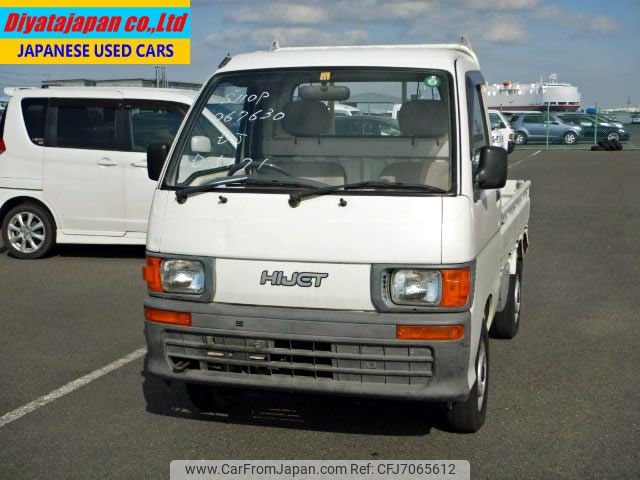 daihatsu-hijet-truck-1995-850-car_74f00958-05b3-4d82-a1ba-79795a3c3ba9