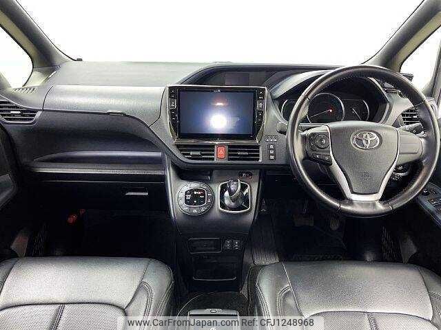 toyota voxy 2015 504928-929572 image 1