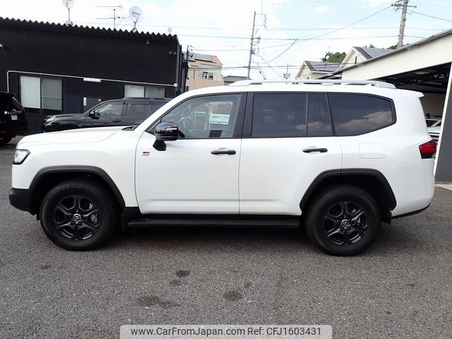 toyota land-cruiser 2023 CFJ1603431 image 2