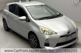 toyota aqua 2012 CFJ1806205