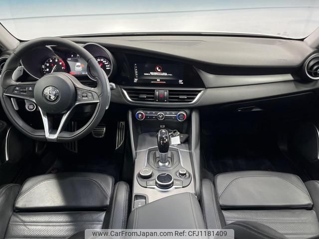alfa-romeo giulia 2019 quick_quick_95220_ZAREAEGN3J7572907 image 2