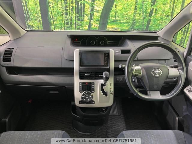 toyota noah 2010 CFJ1751551 image 2