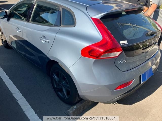 volvo v40 2018 CFJ1518684 image 2