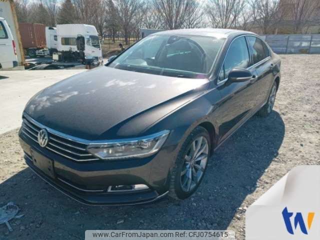 volkswagen passat-variant 2018 -VOLKSWAGEN--VW Passat Variant DBA-3CCZE--WVWZZZ3CZJE095095---VOLKSWAGEN--VW Passat Variant DBA-3CCZE--WVWZZZ3CZJE095095- image 1