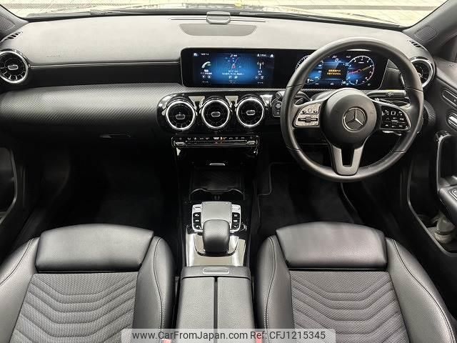 mercedes-benz a-class 2019 quick_quick_5BA-177084_WDD1770842V018195 image 2