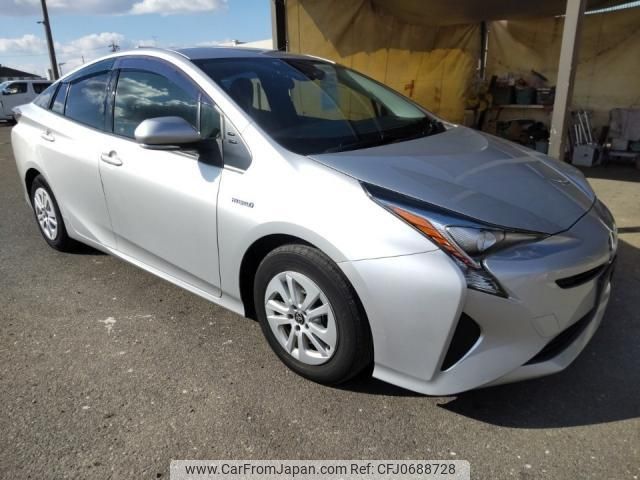 toyota prius 2018 quick_quick_DAA-ZVW50_ZVW50-8072465 image 2