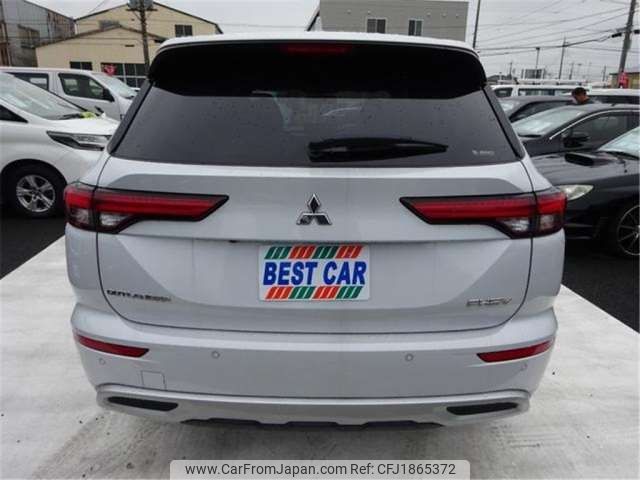 mitsubishi outlander-phev 2023 CFJ1865372 image 2