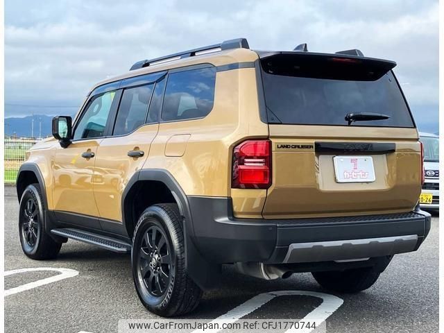toyota land-cruiser-wagon 2024 CFJ1770744 image 2
