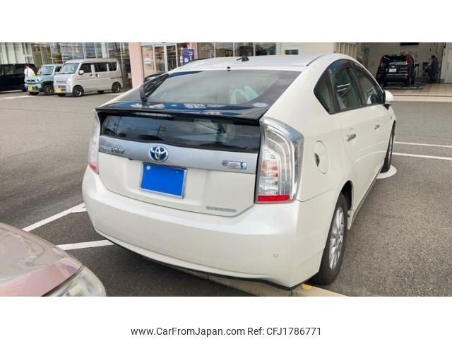 toyota prius-phv 2014 CFJ1786771 image 2