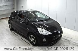 toyota aqua 2013 -TOYOTA--AQUA NHP10-6174219---TOYOTA--AQUA NHP10-6174219-