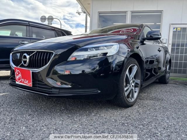 volvo v40 2018 CFJ1635836 image 1