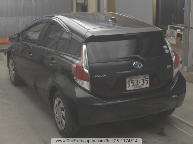 toyota aqua 2015 -TOYOTA--AQUA NHP10-6388717---TOYOTA--AQUA NHP10-6388717- image 2
