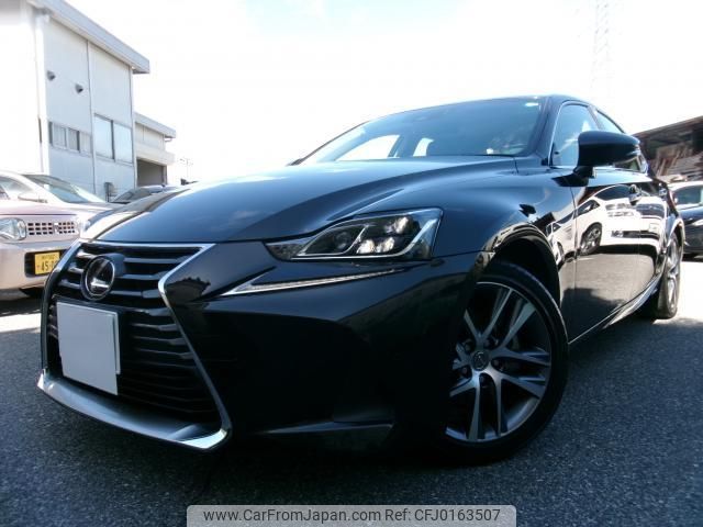 lexus is 2017 quick_quick_DAA-AVE30_5062751 image 1