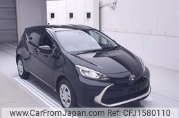 toyota aqua 2024 CFJ1580110