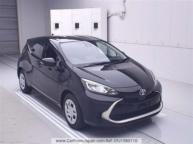 toyota aqua 2024 CFJ1580110 image 1