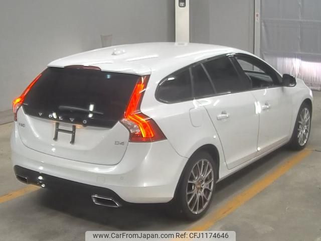 volvo v60 2016 -VOLVO--Volvo V60 YV1FWA8RDH1340876---VOLVO--Volvo V60 YV1FWA8RDH1340876- image 2