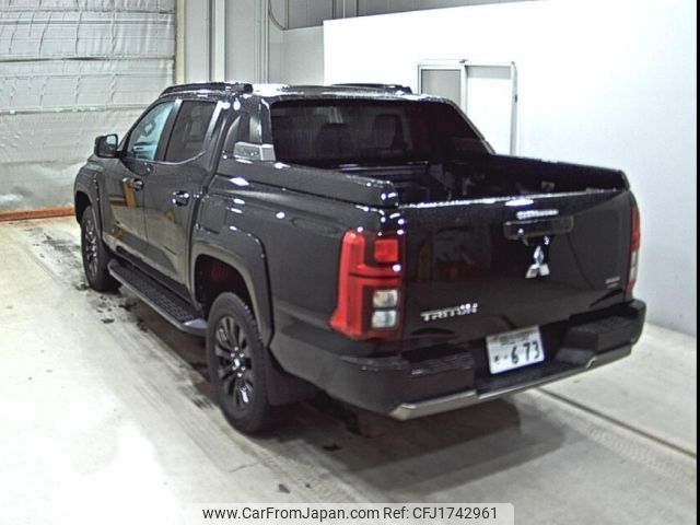 mitsubishi triton 2025 CFJ1742961 image 2