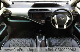 toyota aqua 2012 504928-922758