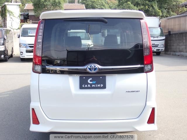 toyota voxy 2016 CFJ1807570 image 2