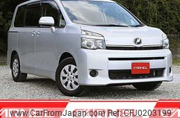 toyota voxy 2011 F00650