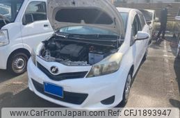 toyota vitz 2011 CFJ1893947