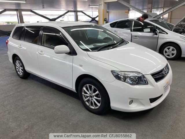 TOYOTA　COROLLA　FIELDER　2台セット 1200px-