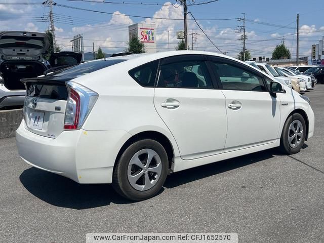 toyota prius 2012 CFJ1652570 image 2