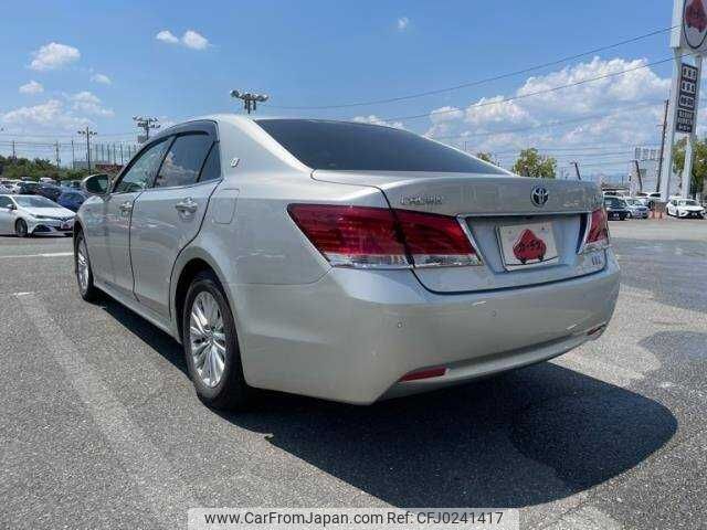 toyota crown 2015 504928-924439 image 2