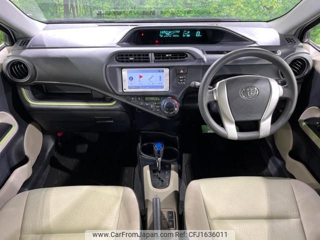 toyota aqua 2012 CFJ1636011 image 2