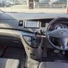 toyota isis 2004 BD21024A5016 image 18