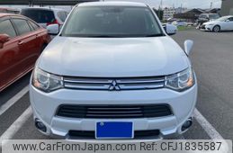 mitsubishi outlander-phev 2014 CFJ1835587