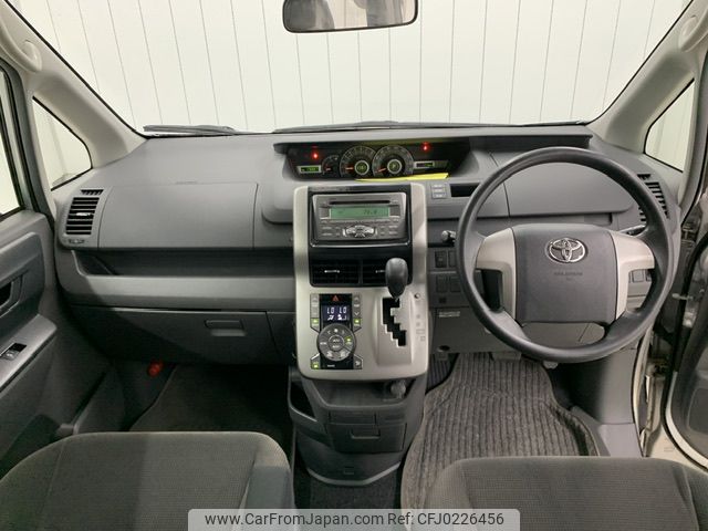 toyota noah 2007 NIKYO_QC47268 image 2