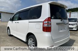 toyota noah 2012 NIKYO_EN14268