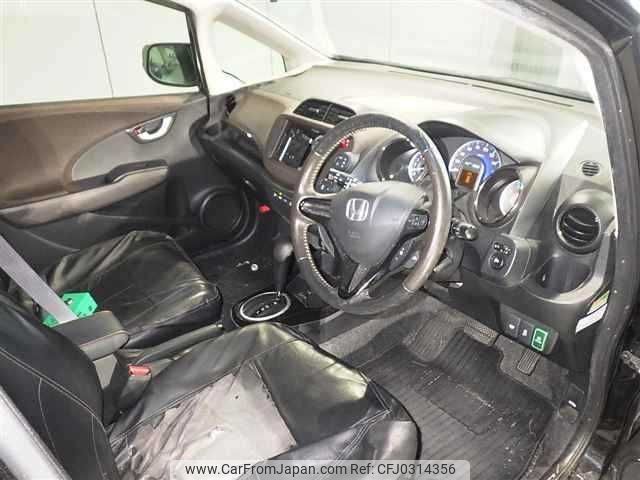 honda fit-shuttle 2013 TE020 image 2