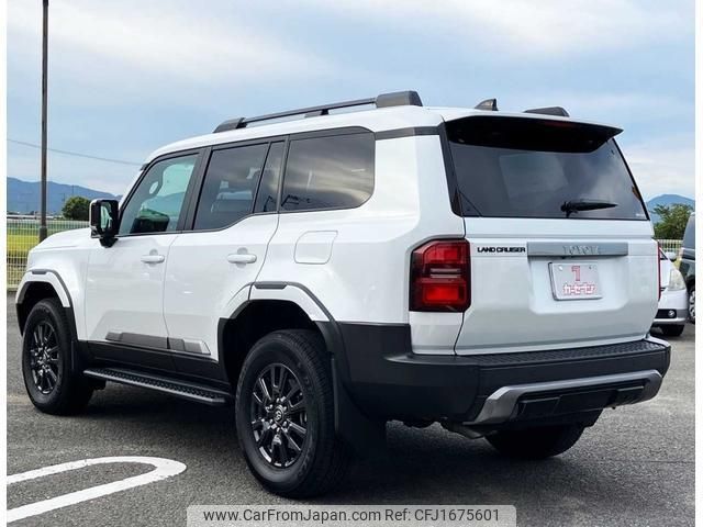 toyota land-cruiser-wagon 2024 CFJ1675601 image 2
