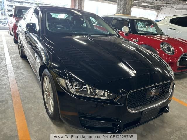 jaguar xe 2017 quick_quick_CBA-JA2XB_SAJAB4AX2JCP19902 image 2