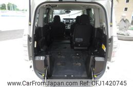 toyota voxy 2012 GOO_JP_700056043930250714004