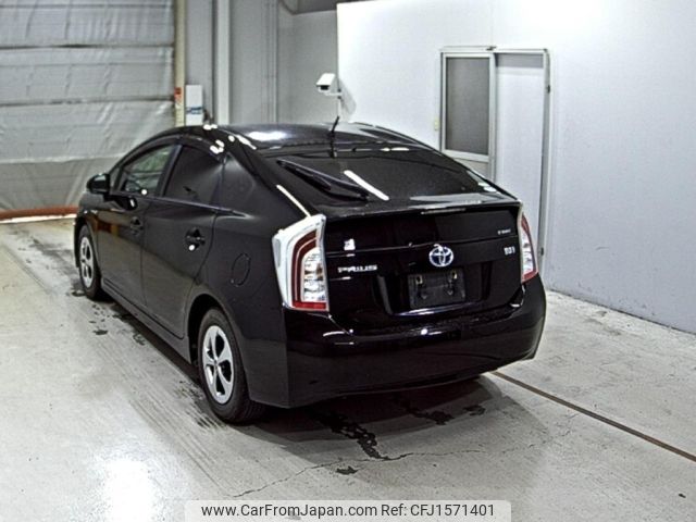 toyota prius 2013 CFJ1571401 image 2