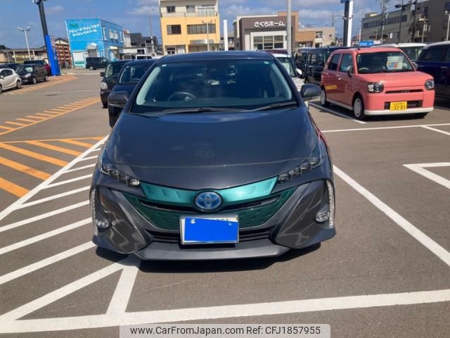 toyota prius-phv 2018 CFJ1857955 image 1