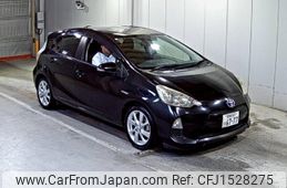 toyota aqua 2013 CFJ1528275