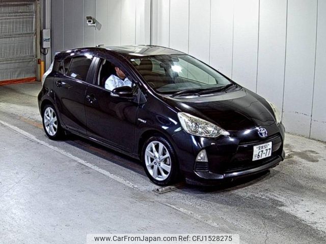 toyota aqua 2013 CFJ1528275 image 1
