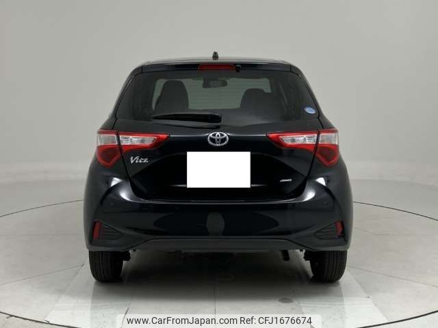 toyota vitz 2018 CFJ1676674 image 2