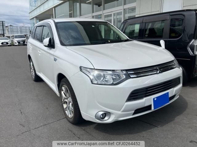 mitsubishi outlander-phev 2013 -MITSUBISHI--Outlander PHEV DLA-GG2W--GG2W-0010155---MITSUBISHI--Outlander PHEV DLA-GG2W--GG2W-0010155- image 2