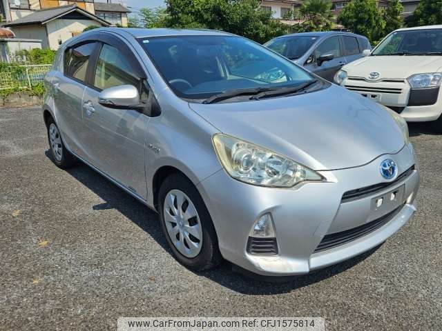 toyota aqua 2012 CFJ1575814 image 1