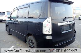 toyota voxy 2010 CFJ1600447