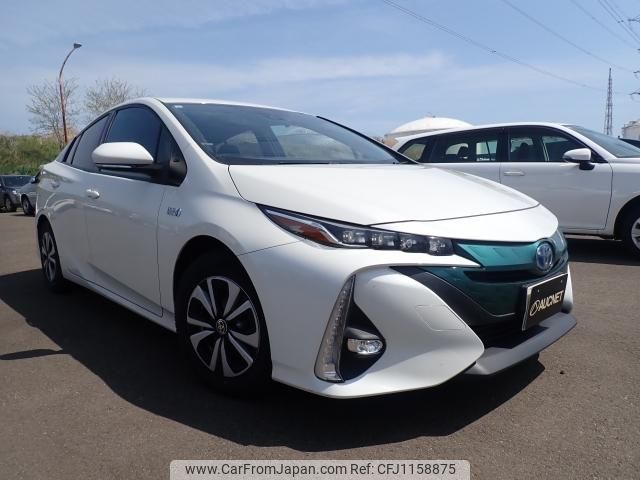 toyota prius-phv 2017 quick_quick_DLA-ZVW52_ZVW52-3010620 image 1