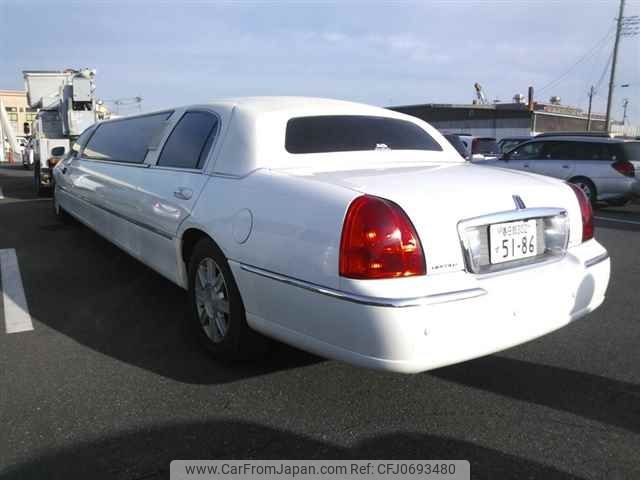 lincoln town-car 2014 -FORD 【春日部 302ｽ5186】--Lincoln Towncar ﾌﾒｲ-ｸﾆ01068823---FORD 【春日部 302ｽ5186】--Lincoln Towncar ﾌﾒｲ-ｸﾆ01068823- image 2