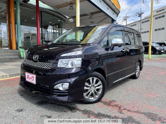 toyota voxy 2011 CFJ1791682 image 1